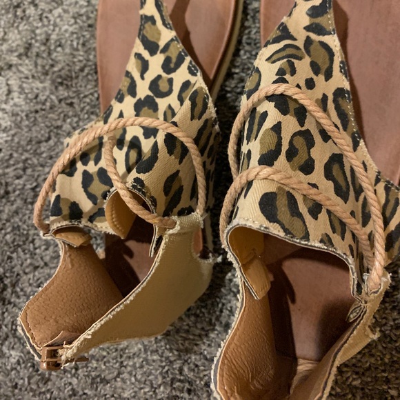 Sandals - Picture 2 of 3